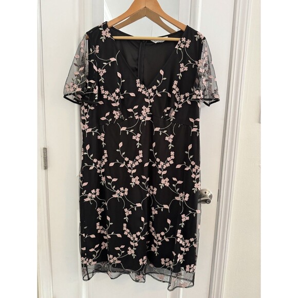 Estelle Dress Embroidered Floral V-neck Flutter Sleeves Women’s Plus Size 1X/ 18 - Picture 1 of 11